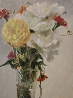 Alternative view of Et pasglas med blomster og nogle kastanjer